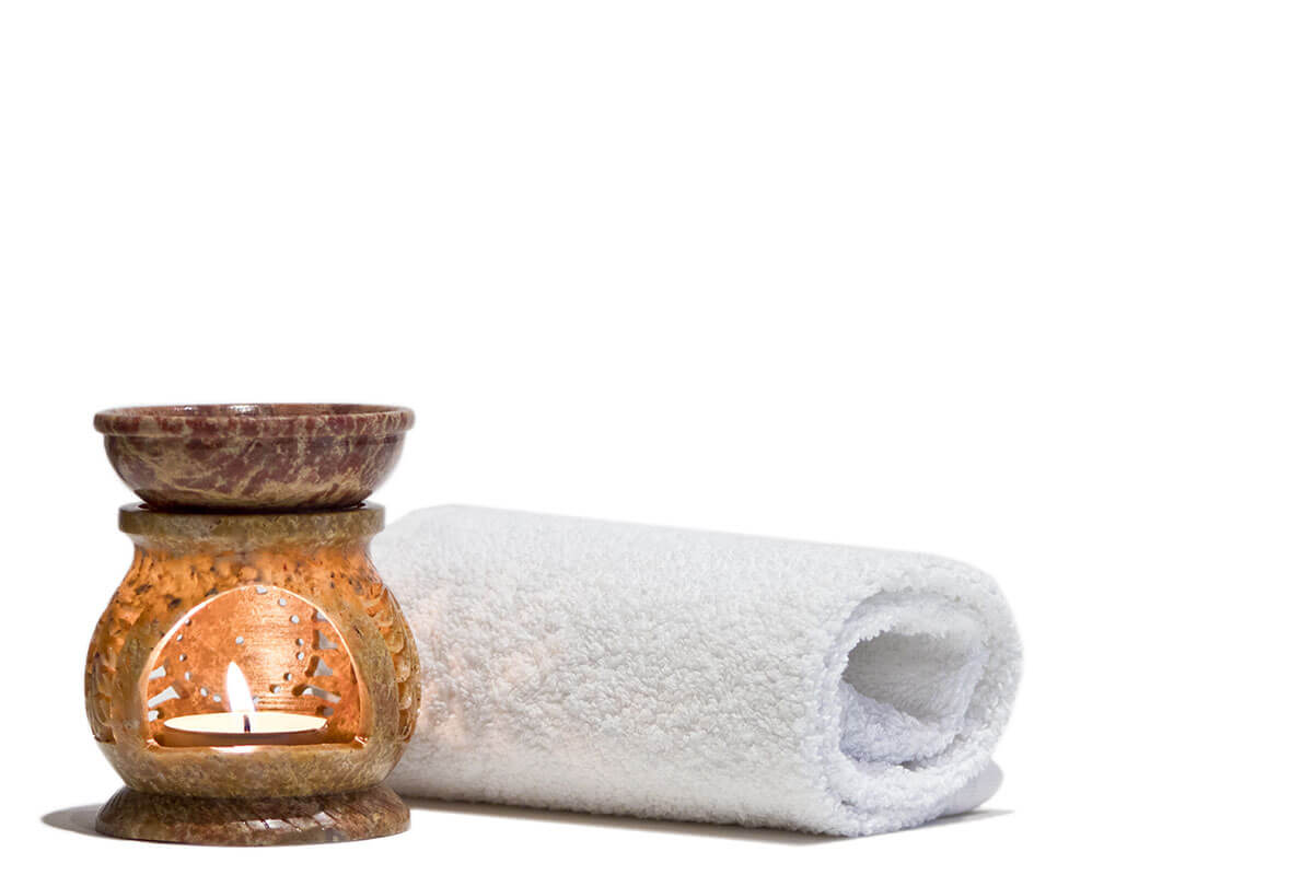 hot oil treatment to clean pores on scalp