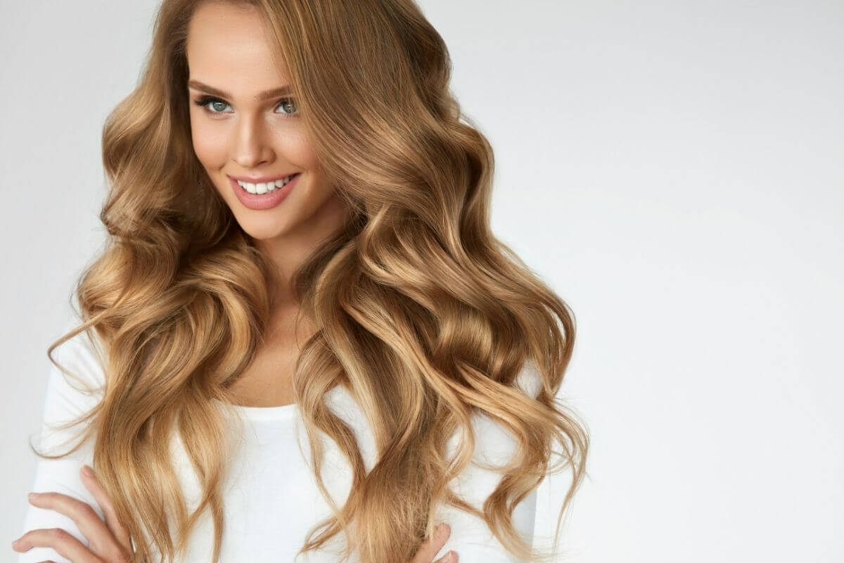 this spray boosts shine in the hair hairspray with great shine