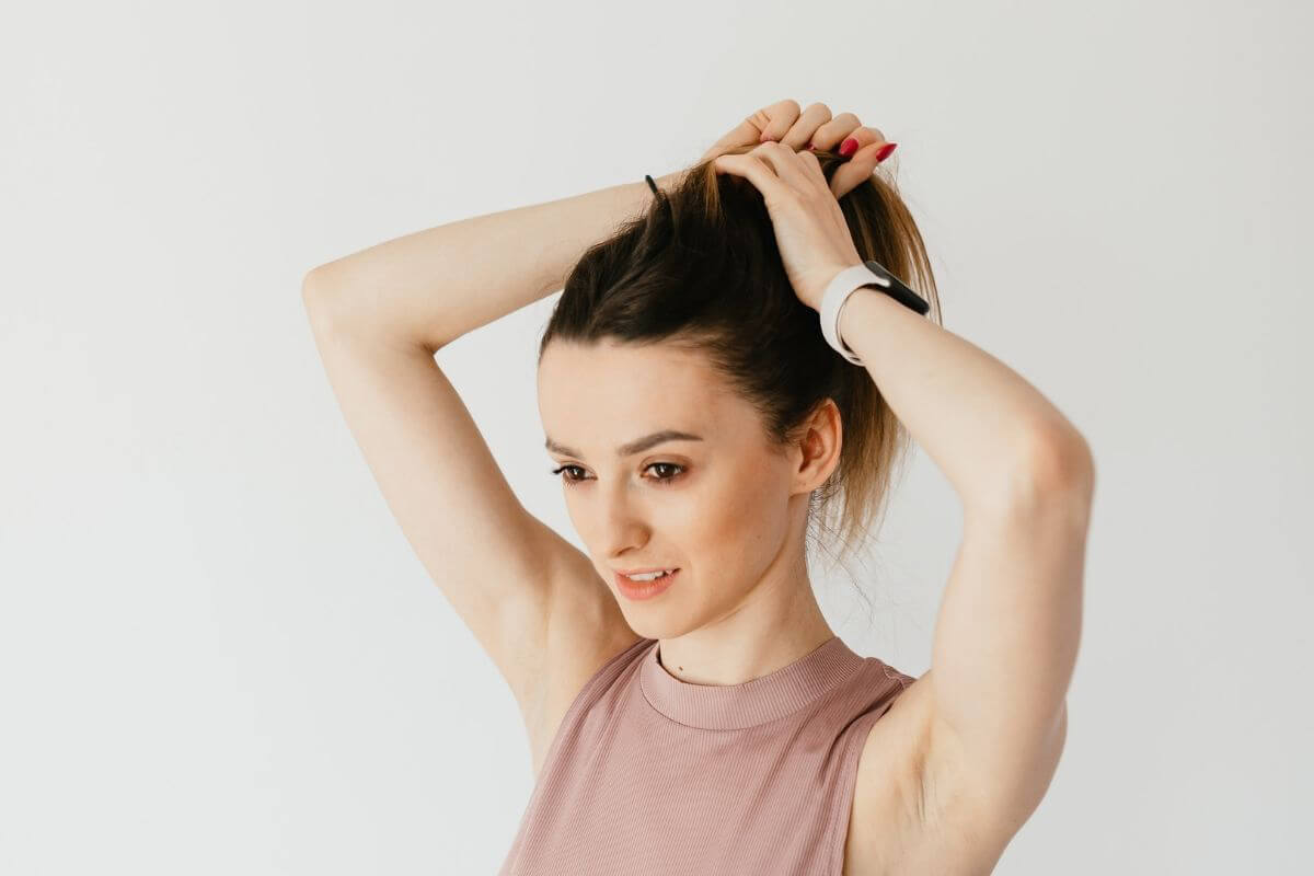 Tips to prevent a frizzy hairline Tight Ponytails could have something do do with forehead frizz