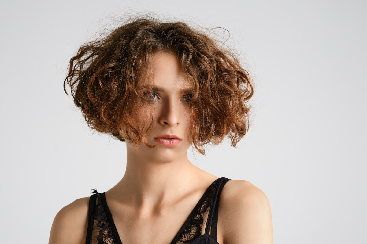 Appearance of top layer frizz based on curl type Halo of frizzy hair's characteristics