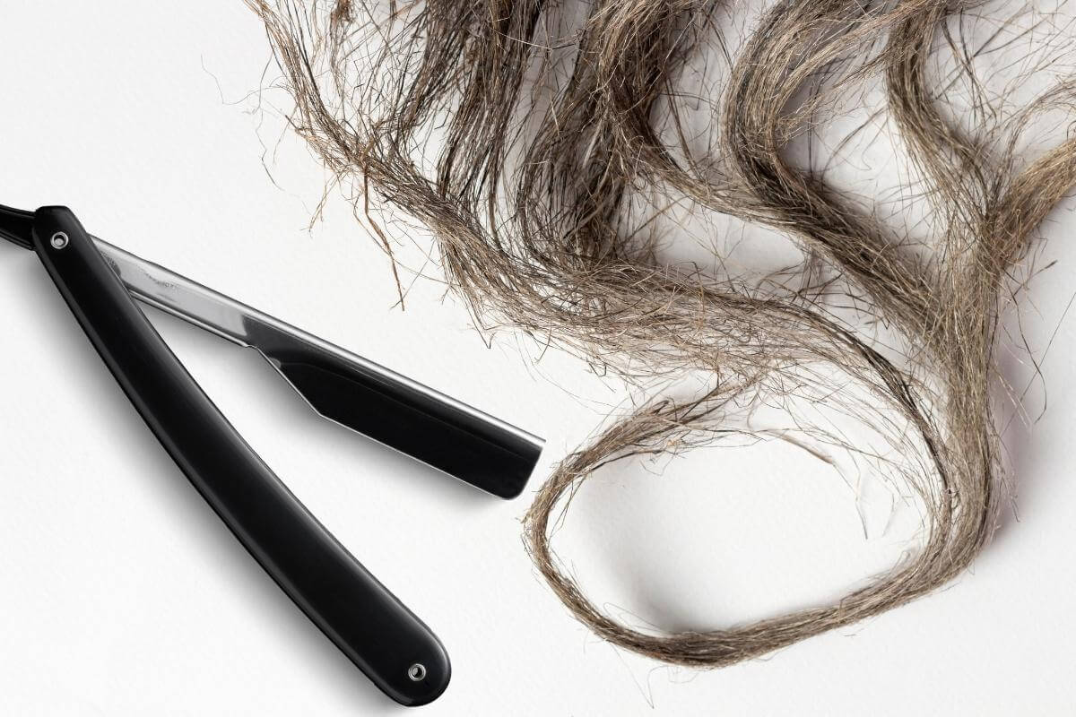 hairdressers create rough edges when dry razoring