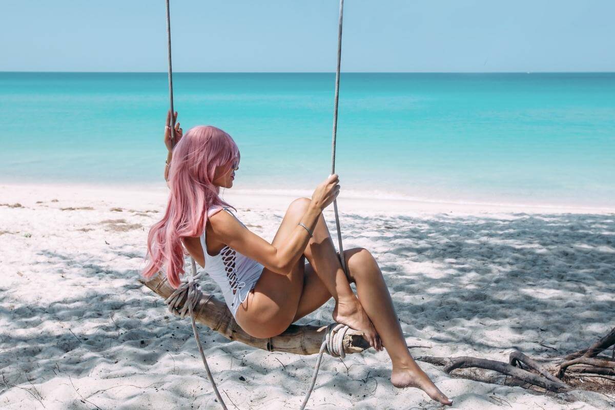 ocean water contains salt that dissolves hair color sea water affects the color of your hair