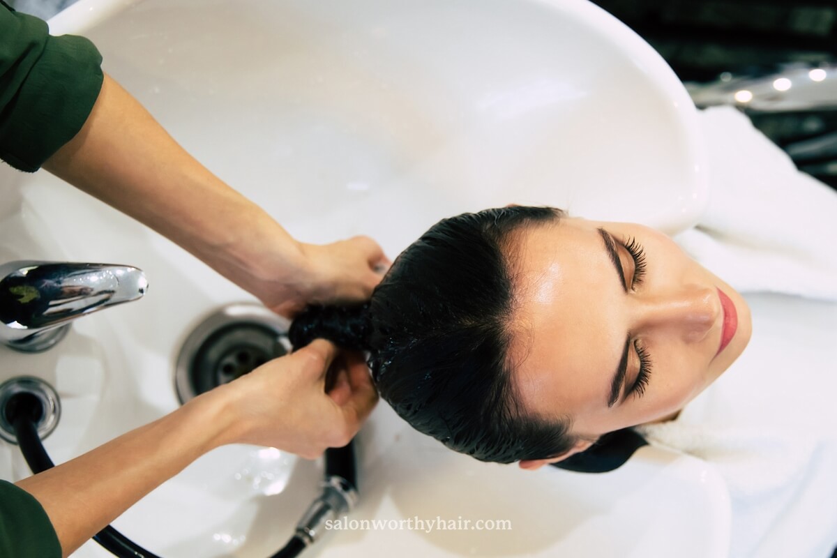 Testing how easily moisture passes through low hair porosity and high hair porosity