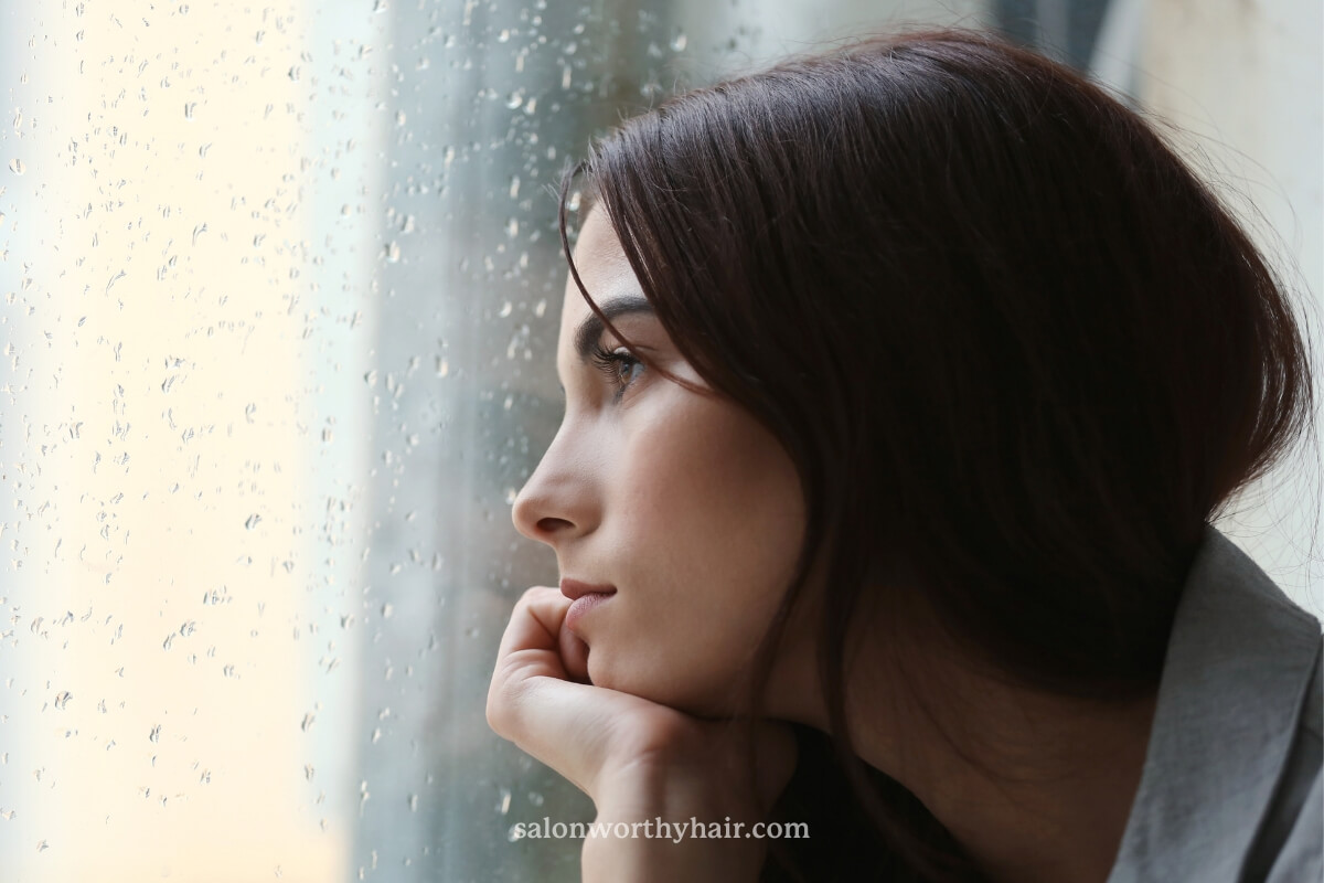 The hair strand swells and expands in humid conditions